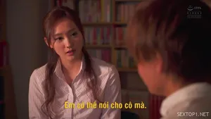 Nữ tiền bối thường chữi bới tôi lại làm ở một tiệm mát-xa “đặc biệt”
