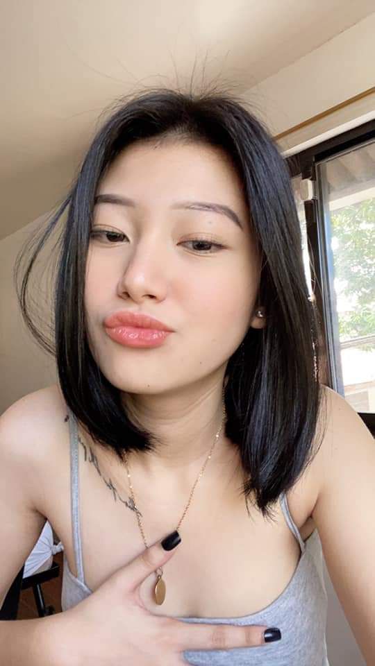 Đến nhà chơi, lén lút địt con gái của bạn thân