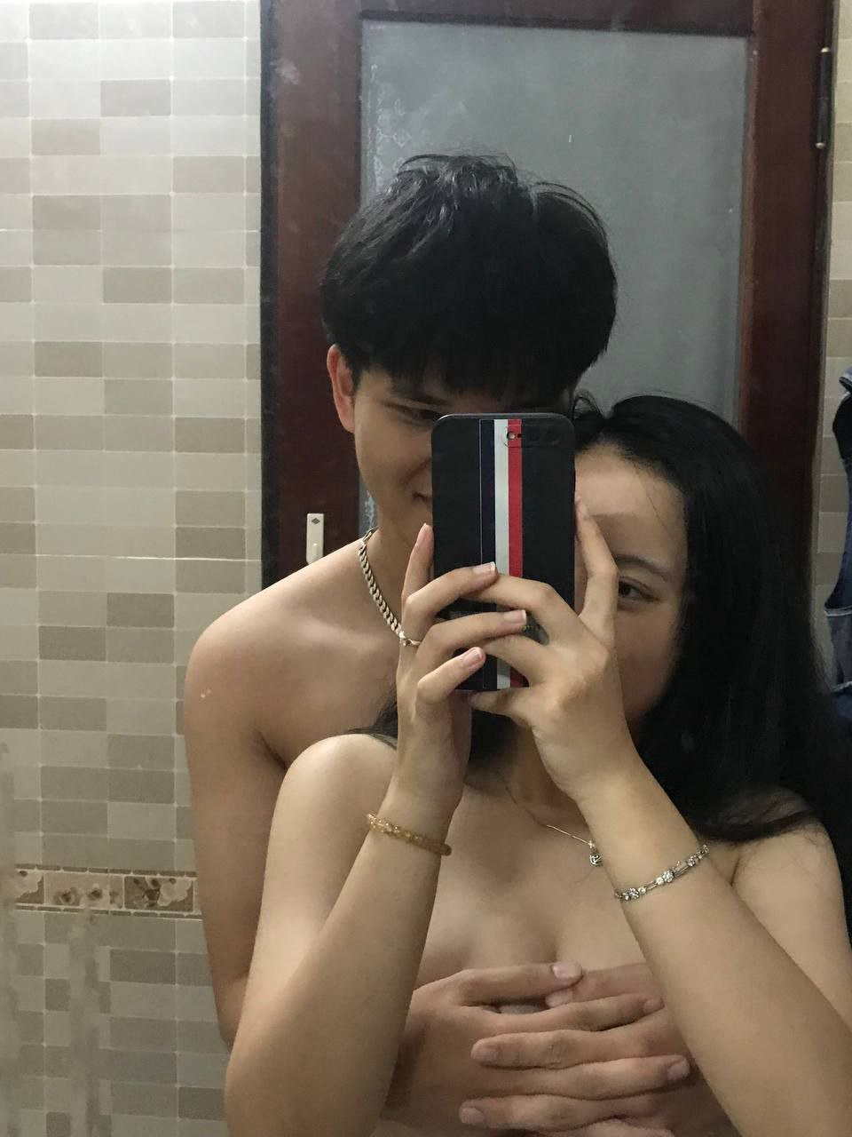 Cô nàng airi suzumura và sở thích xoạc lén lút